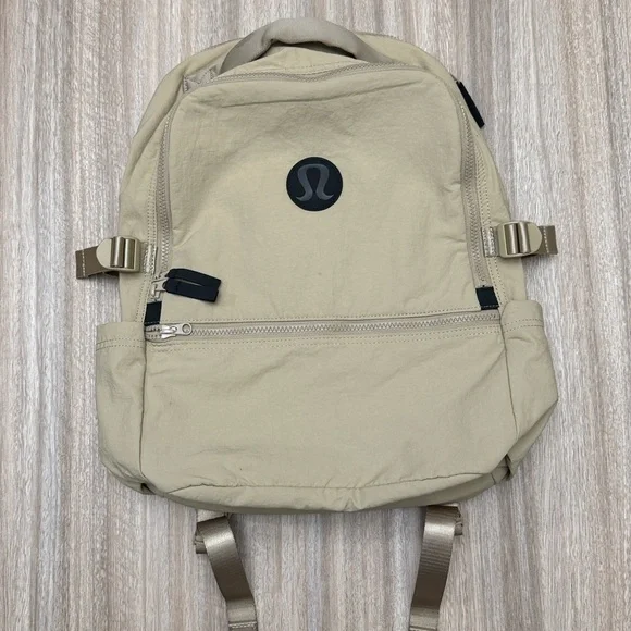 Lululemon New Crew Backpack in Color Trench 22L - Picture 2 of 16
